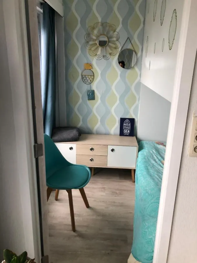 Ma Mere Beach Condo Oostende